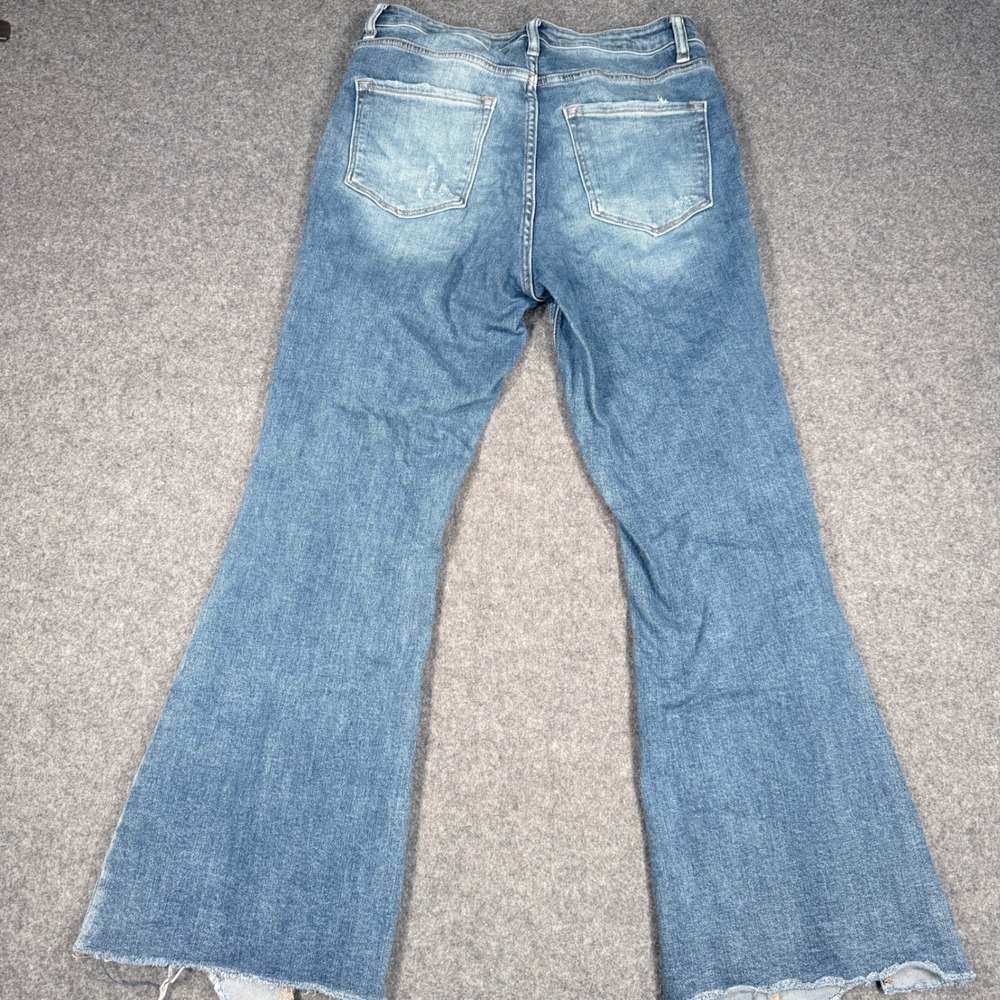 Vervet V2646 High Rise Flare Jeans Medium Wash Distressed Shark Bite Hem Size 29 - Picture 6 of 9